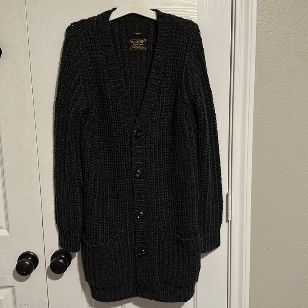 EUC Vintage Burton Durable Goods black heavy button down sweater with pockets